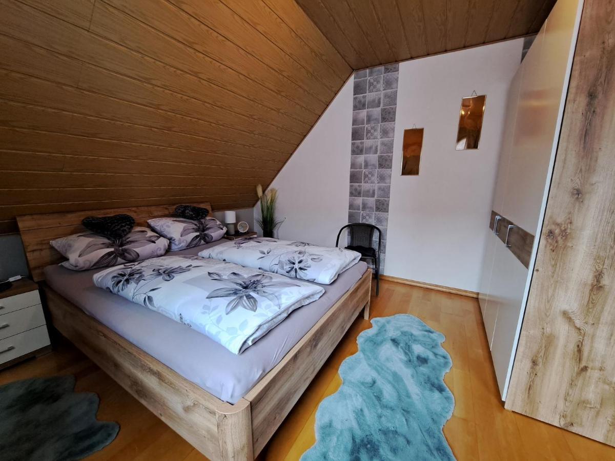 Ferienwohnung Sonja Mit Garten Und Freisitz Steinwiesen Екстер'єр фото