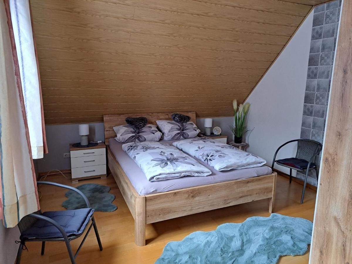 Ferienwohnung Sonja Mit Garten Und Freisitz Steinwiesen Екстер'єр фото